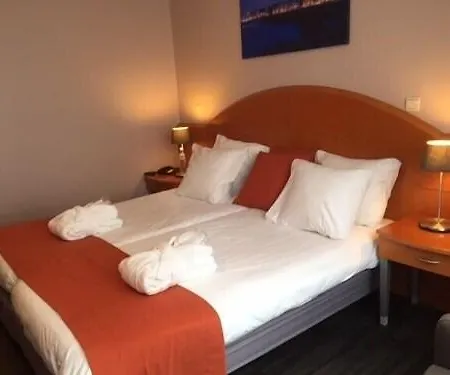 Отель Acces 4*